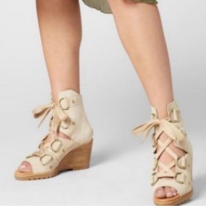 Sorel Lace up wedges